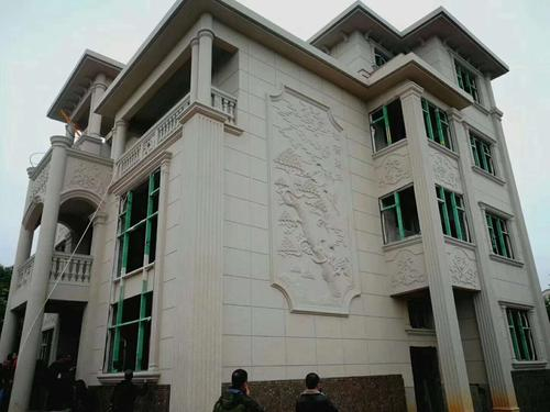 那么仿石漆與瓷磚、干掛石材對比有哪些優點和缺點呢？